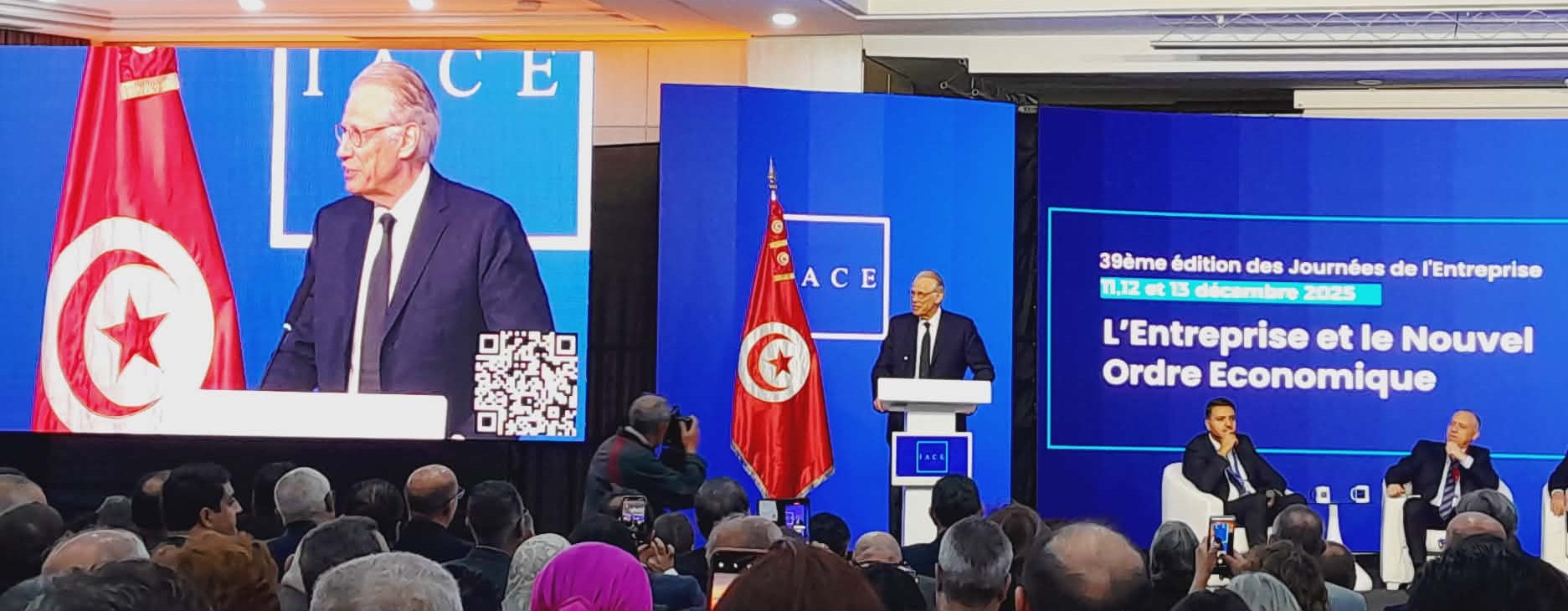 دومينيك دوفيلبان خلال ندوة المعهد العربي لرؤساء المؤسسات : الانفتاح  والابتكار مفاتيح تونس للتمركز اقليميا